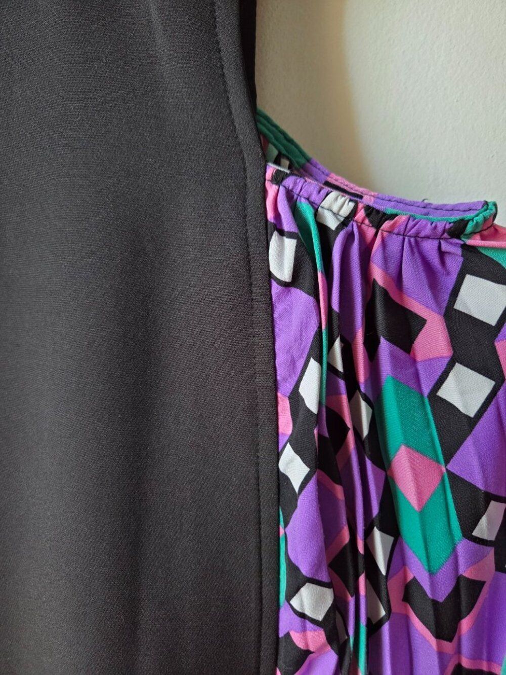 EUC LIKE NEW TCEC BLACK AND GEOMETRIC PRINT SWING SHORT DRESS SIZE SMALL - Picture 10 of 16